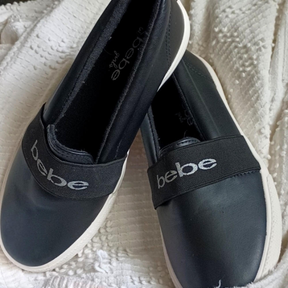 Bebe shoes girls sz 2-3  no visible wear perfect condition